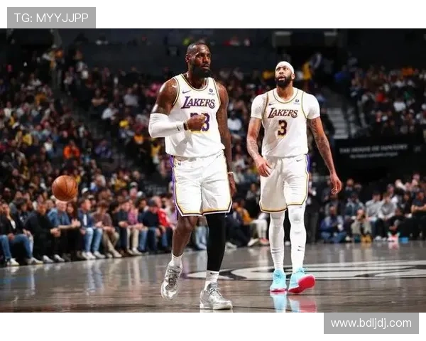 湖人大胜篮网喜忧参半分析